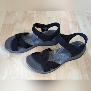 Brand New Clarks Cloudsteppers Black Sandals Size 9.5 Machine Washable